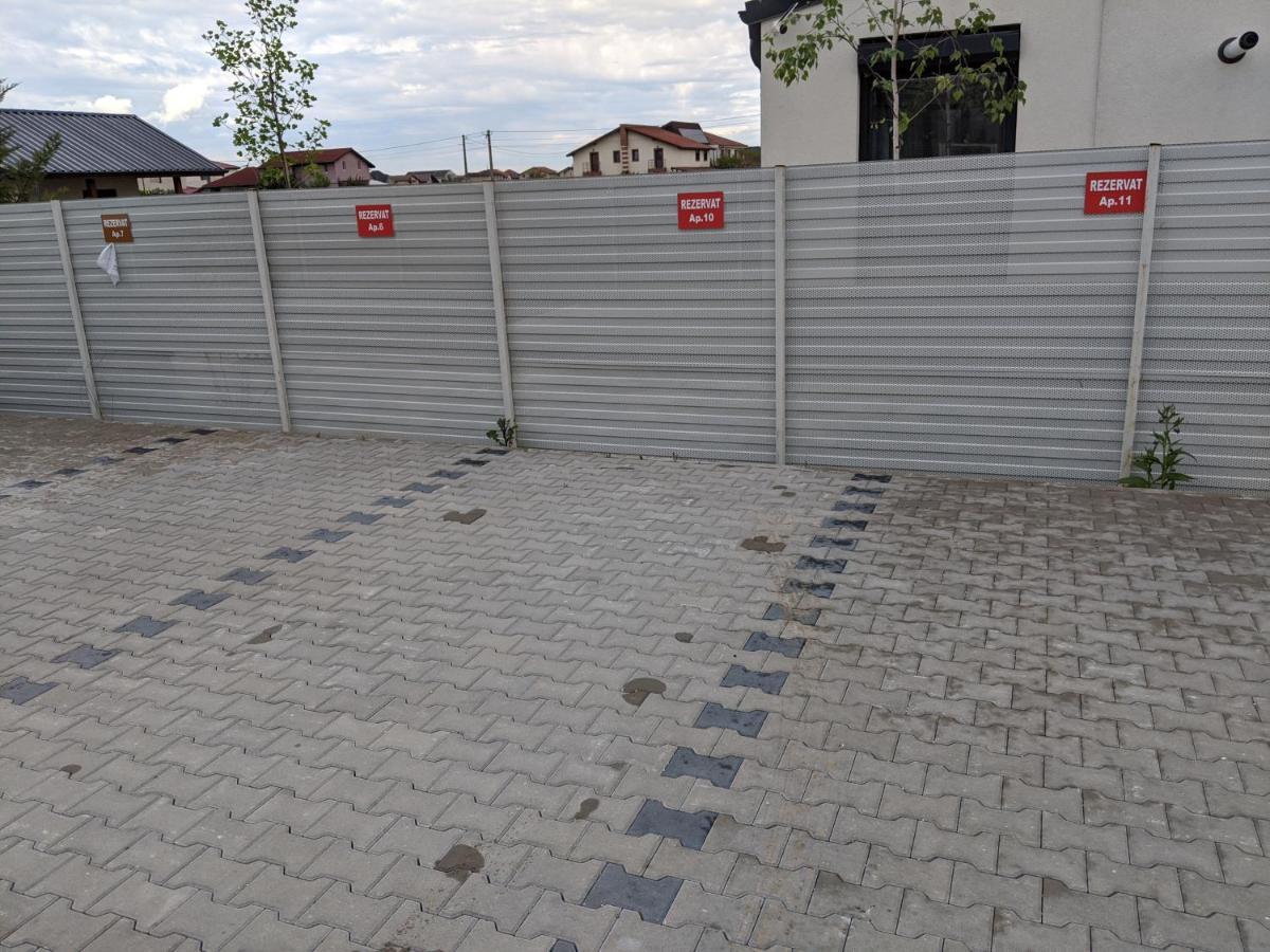 Alina'S Deluxe Apartment And Free Private Parking Dumbravita  Экстерьер фото